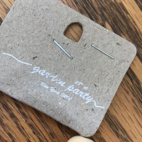 New with tag. GARDEN PARTY NECKLACE - Picture 2 of 4